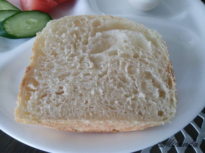 タイガーのパン焼き機「GRAND X」で作ったパンを切った断面